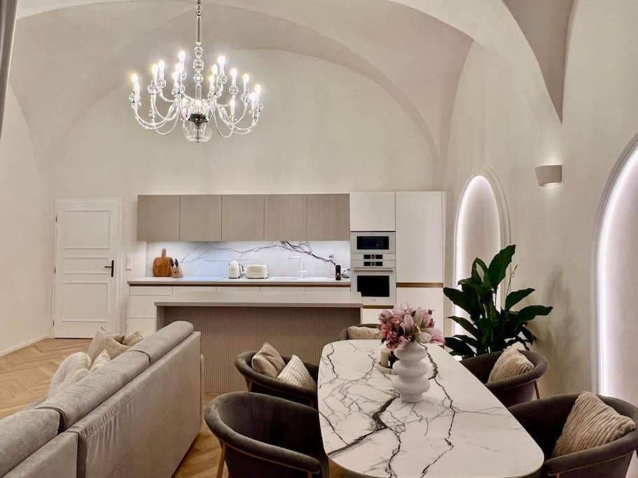 Arch Iv. Lejlighed Prag Eksteriør billede
